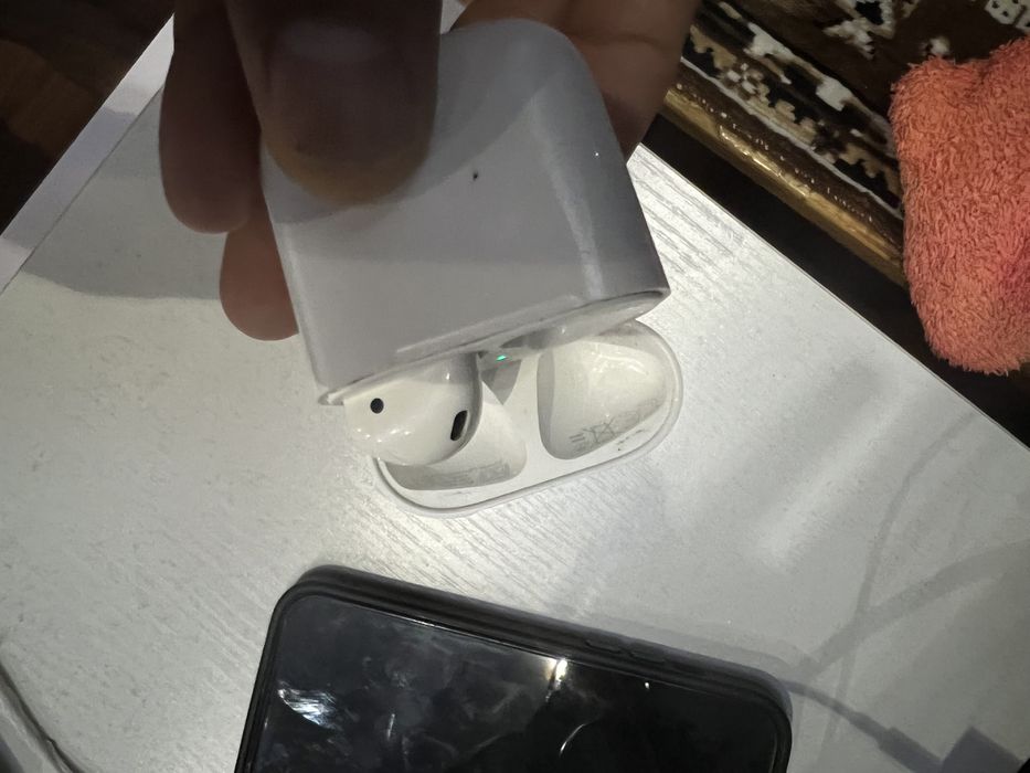 Air pods 2 original. Левая ушка
