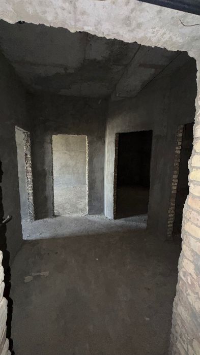 Kvartira sotiladi
