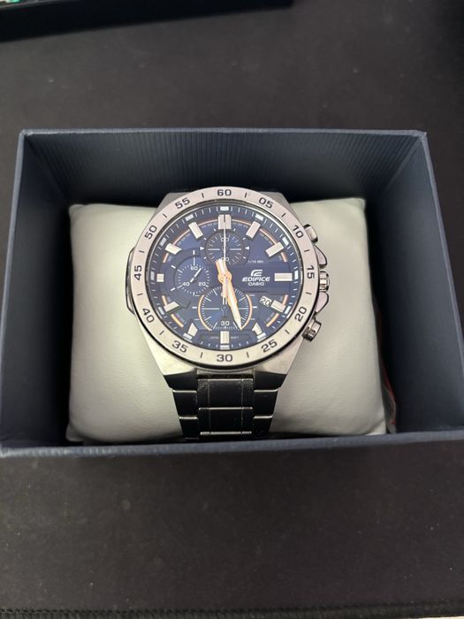 Часовник Casio Edifice EFR-564D