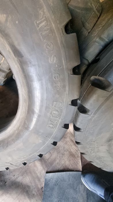 Цельнолитые шины