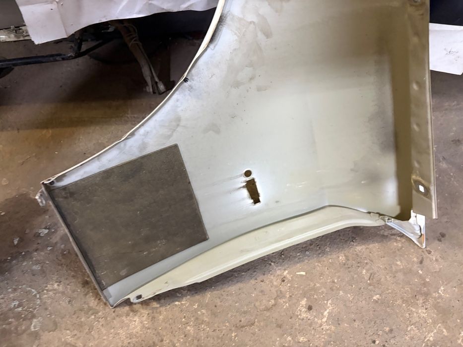 Крыло левое, правое бмв е90 bmw e90