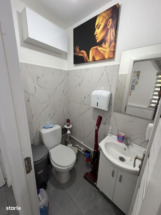 Închiriere Salon