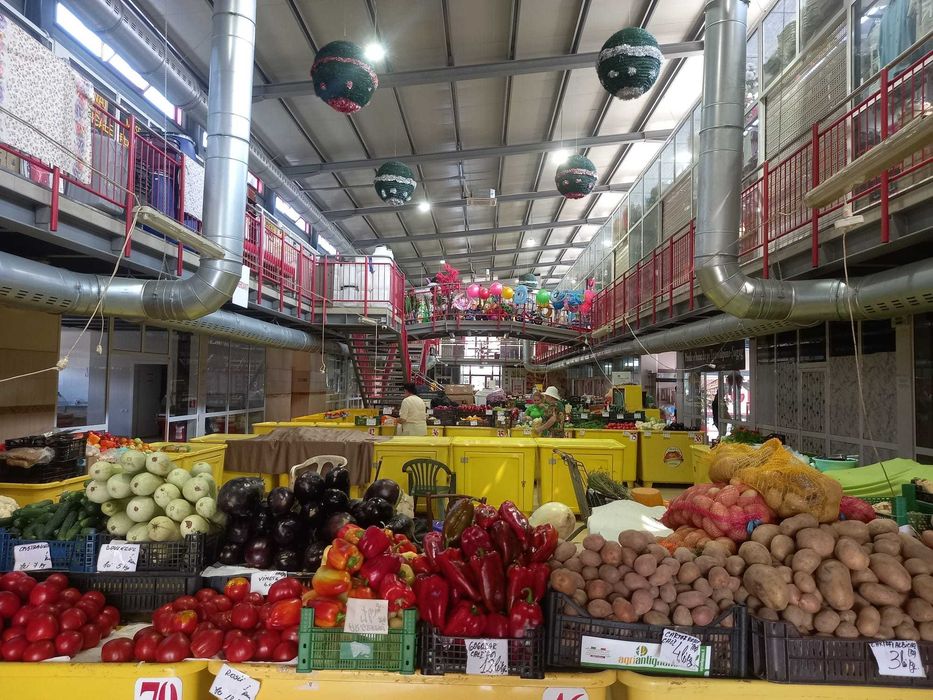 Spatii comerciale de inchiriat - Piata Agroalimentara Simeria - Complex comercial multifunctional