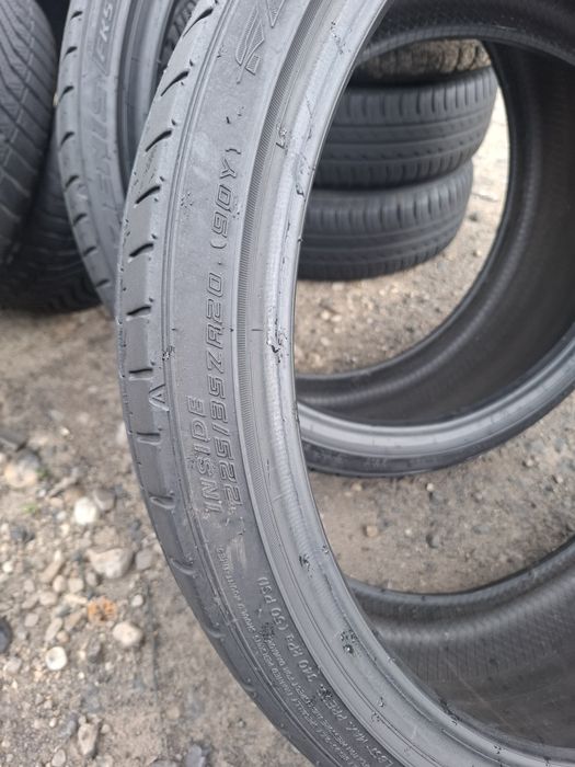 Vand 2 anvelope 225 35 20 falken de vara dot 2022