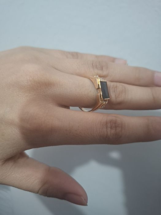 Uzuk sotiladi rasiski