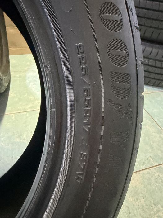 225/55/17 97W - 2 buc - vara Goodyear