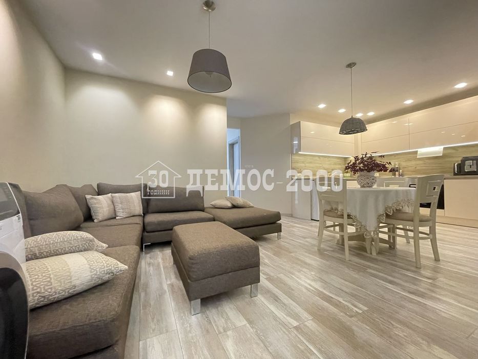 Продава се Двустаен апартамент в Варна, Левски - 83 кв.м за 2350 €/кв.м - Снимка #4