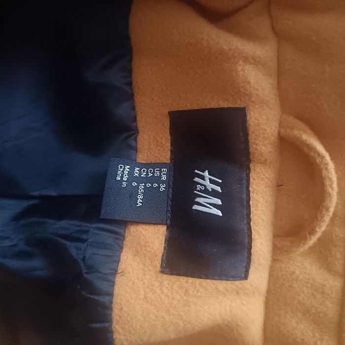 Жълто палто на Н&М