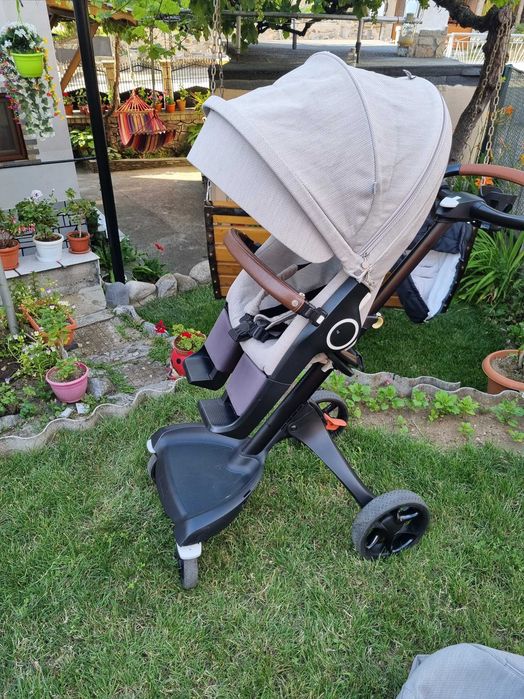 Детска количка STOKKE V6 в отлично състояние.
