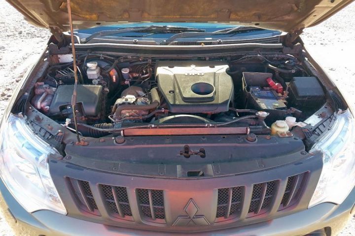 Dezmembrez Mitsubishi L200 5 [2015 - 2020] Pickup 2.4 D MT (154 hp)