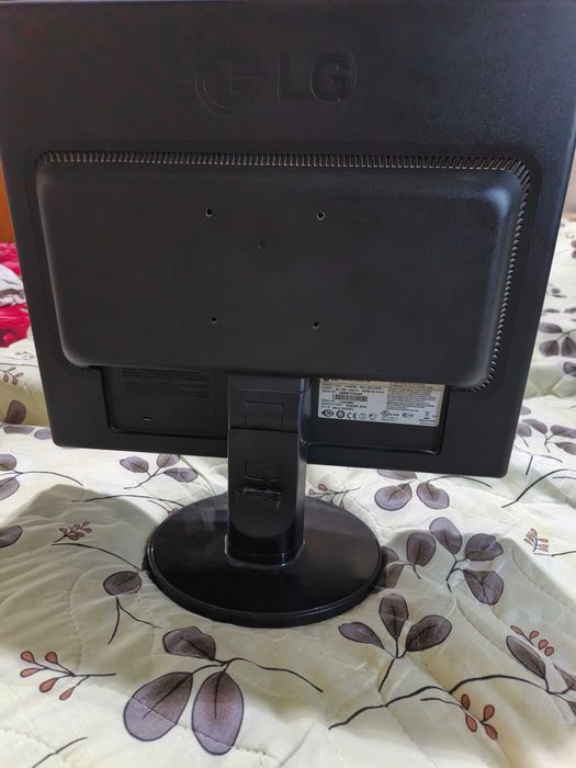 LG FLATRON монитор