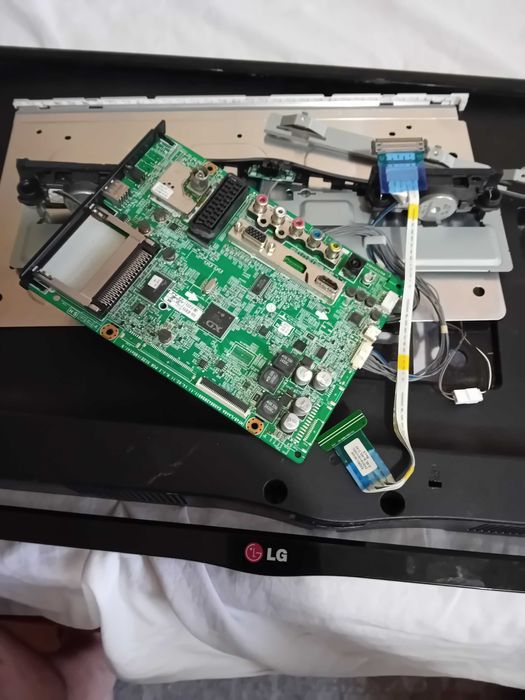 Тв LG 29 инча 19 волта на части  цял