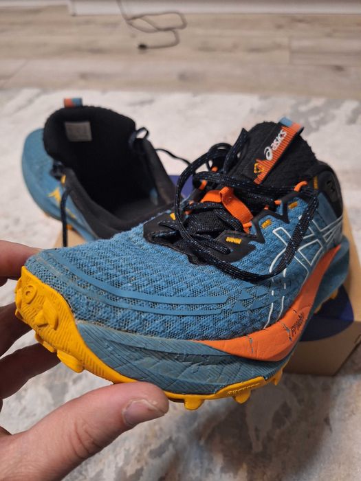 Asics Trabuco 13 - trail маратонски за планинско бягане 41.5-42 размер