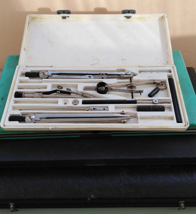 Готовальни производства СССР.