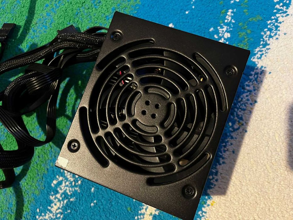 Sursa de alimentare non-modulară pentru PC Corsair CV650