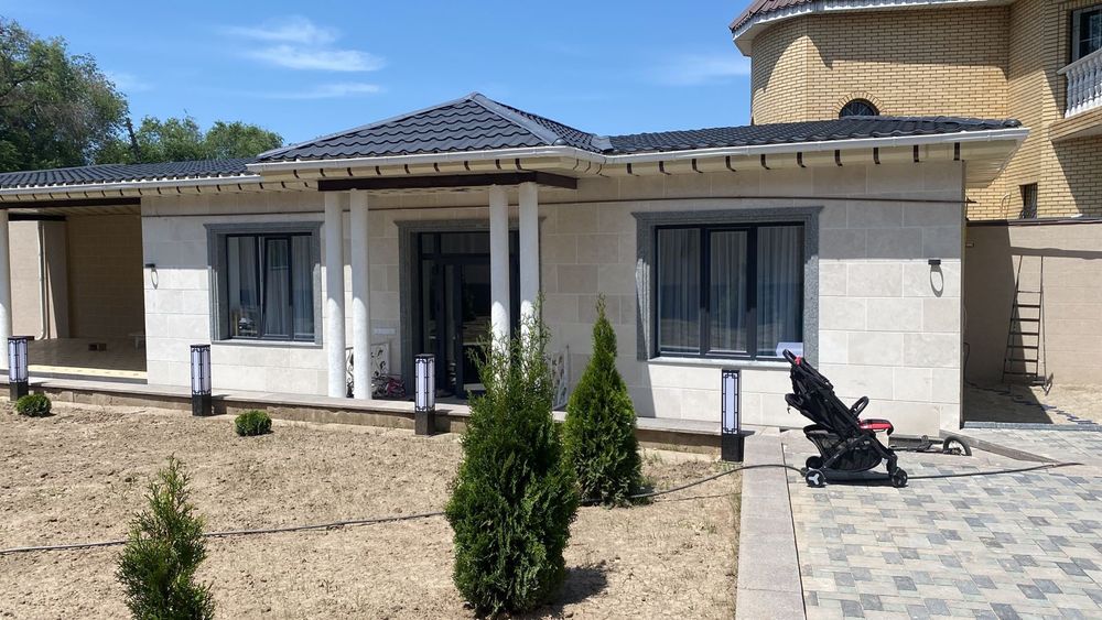 Монтаж травертина и гранита