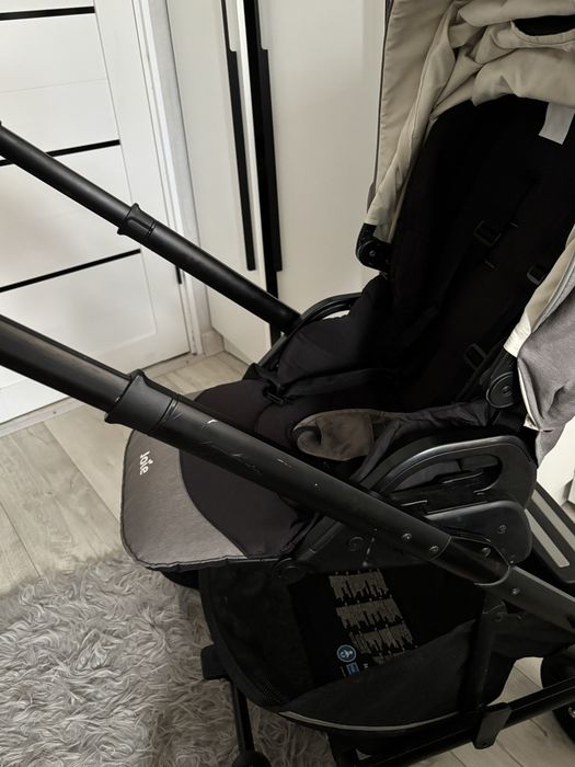 Продам коляску Joie chrome