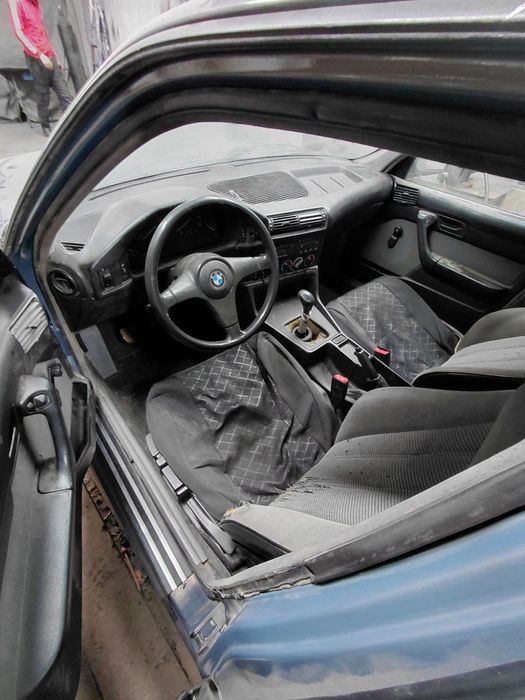 Продам бмв е34 по запчастям