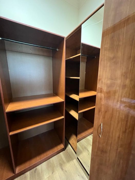 Продам шкафы для гардероба