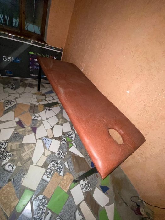 Массажная кушетка в продаже