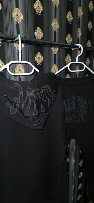 Compleu gri negru Syna world / Essentials / trapstar