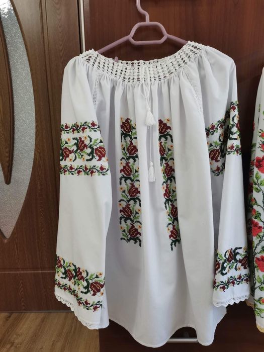 Ie cusuta cu mărgele