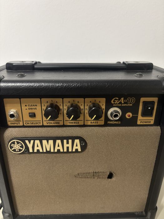Vând amplificator chitară Yamaha GA-10 + cablu Ibanez