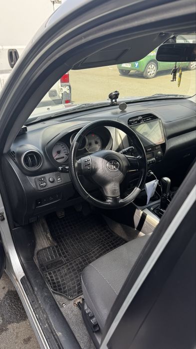 Toyota RAV4.   XA20
