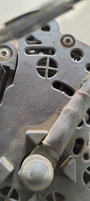Alternator vw passat b6 2010 cbab 180a 03g903023