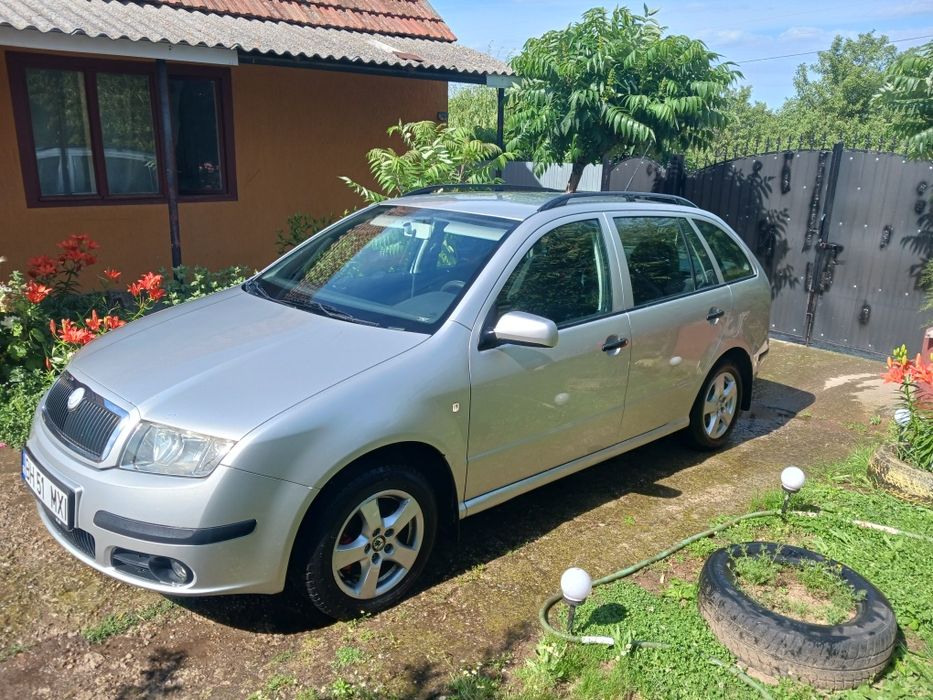 Vând  skoda  fabia  1.2 benzină  2007  distribuție pe lanț
