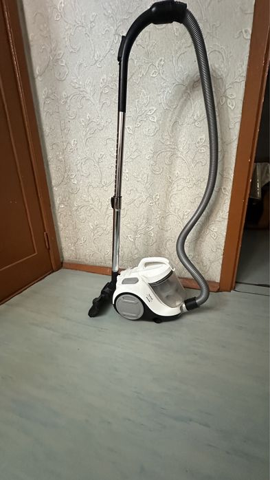 Продам пылесос рабочий БУ
