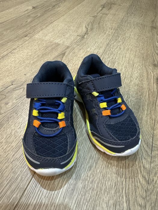 Кроссовки детские