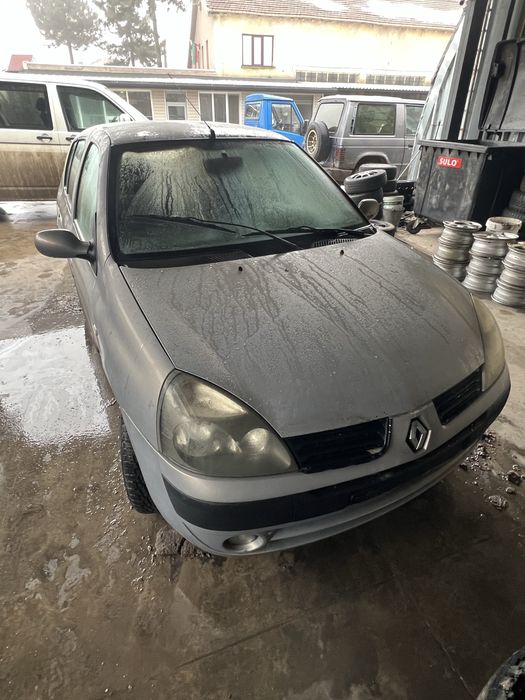 Renault Clio 2 1.6 НА ЧАСТИ