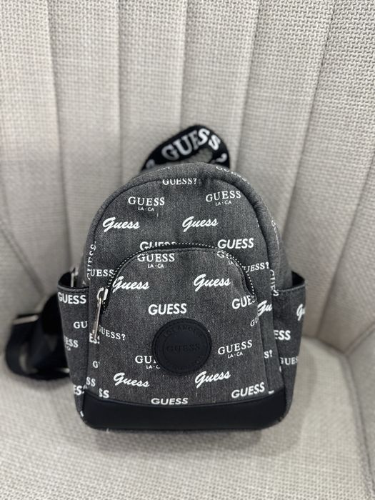 Дамска раница guess