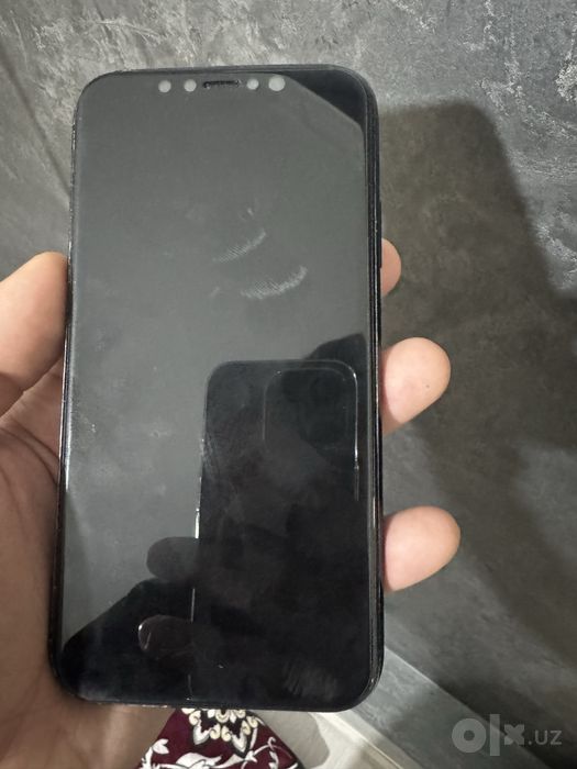 Iphone 11 usilini qoyilgan gb64 orqa krshka alishgan  ekran  alishgan