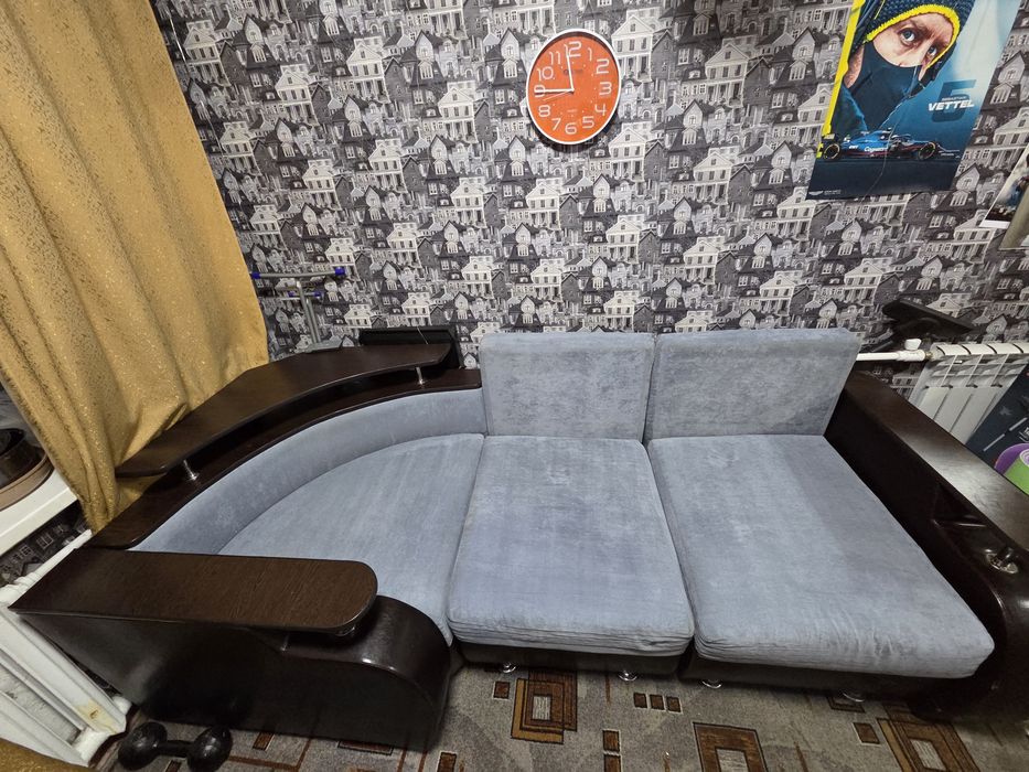 Продам диван раздвижной