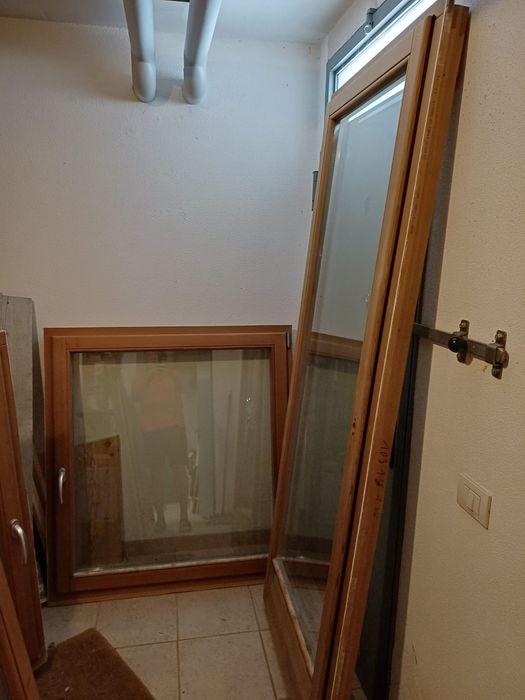 Vând tâmplărie din lemn stratificat
