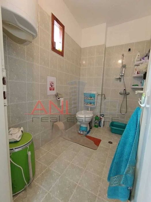 Еднофамилна къща с двор в кв. Галата, гр. Варна