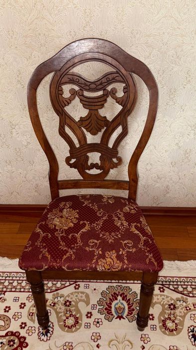 Стулья, цена 15000.