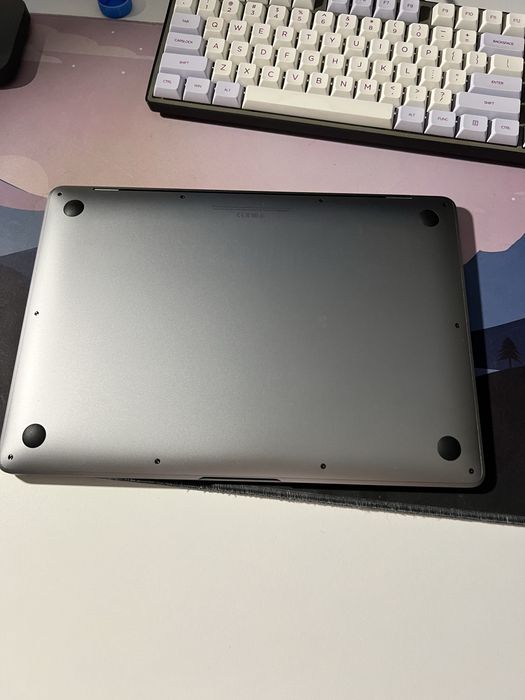 Macbook air 13 intel i3 .идеальное состояние