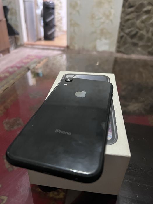 Срочно продам айфон XR