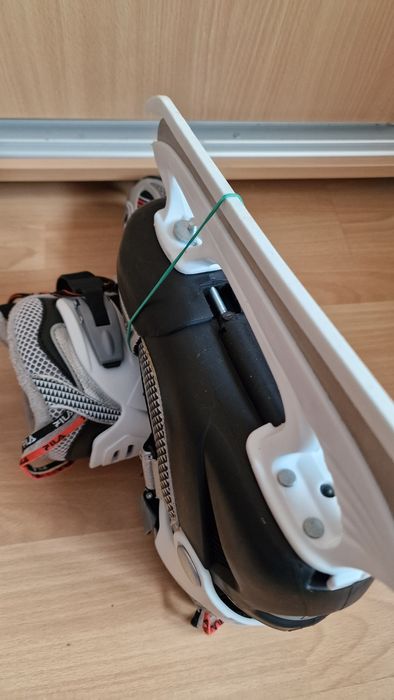 Patine de gheață FILA reglabile 35–38, băieți / bărbați, stare foarte