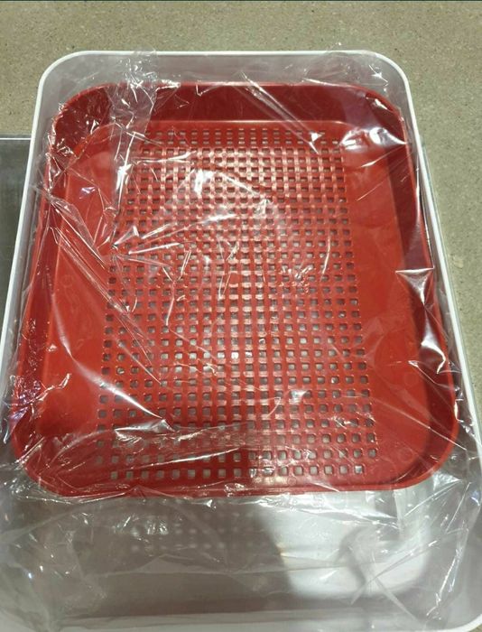 Sită cu rezervor pentru făină si pesmet