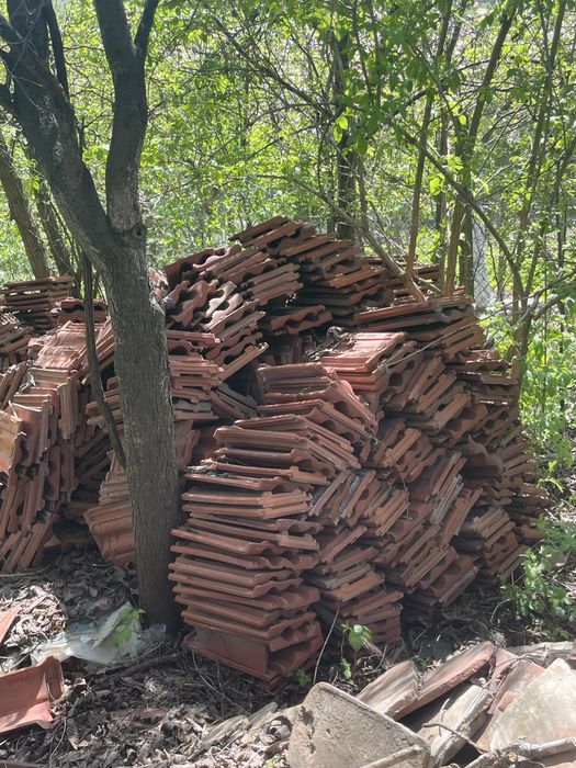 Vând țigle în stare foarte bună