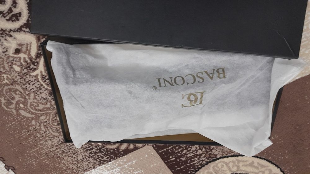 Продам новую сапоги BASCONI