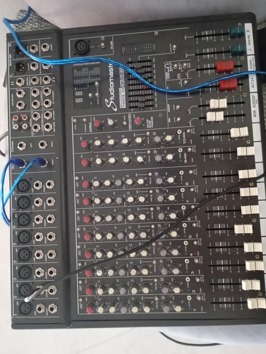 Mixer activ cu putere 2×500 studio master