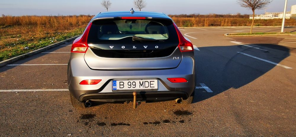 Volvo v40 2.0d D4 190cp euro5 panoramic  unic proprietar Înmatriculat