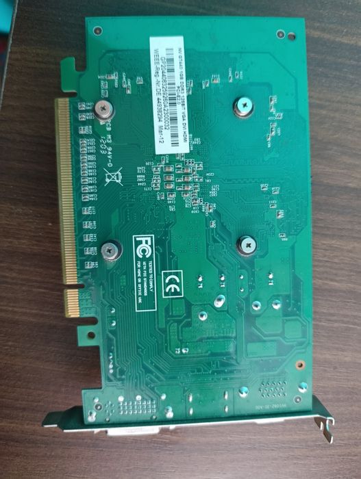 Manli NVIDIA GeForce GT 440.
Память: DDR5.