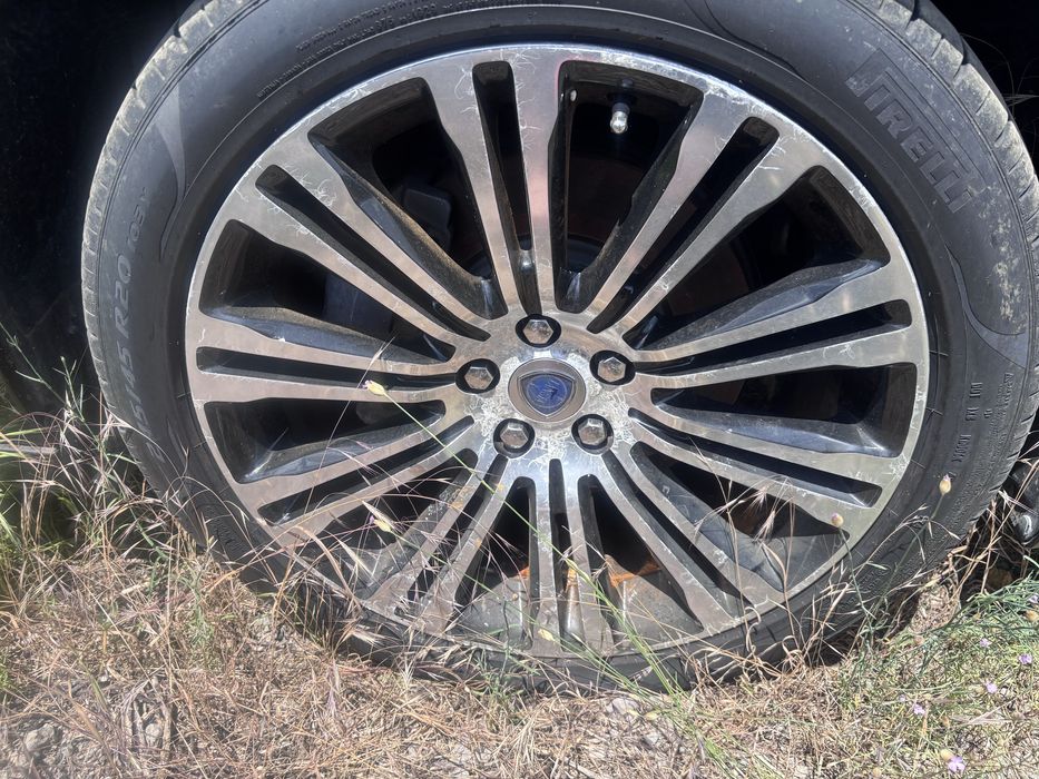 Lancia Thema на части