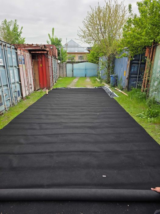 Чёрный выставочный ковролин